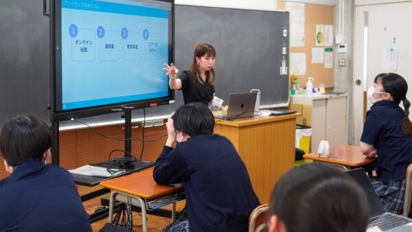 藤村女子中学高等学校での2025年度カリキュラム開始！『ユアーズカラー診断』を実施しました。